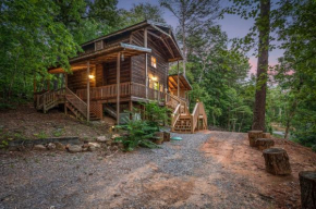 SUPER CUTE CABIN, close to the parkway, SECLUDED,